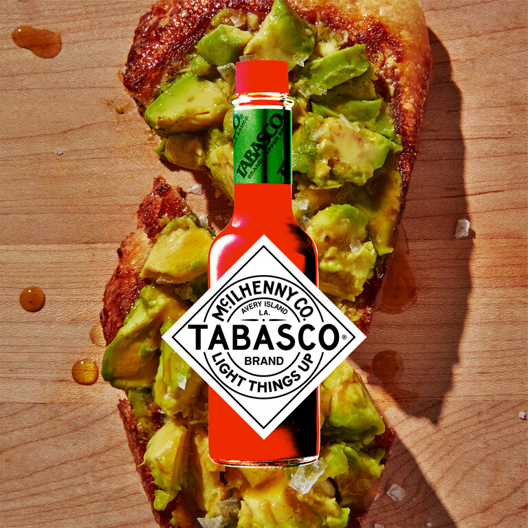 tabasco-red-pepper-avocado-toast-mit-sauce.jpg